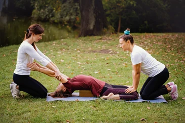 Joga i Fizjoterapia –<br/>Kompleksowa Praca z Ciałem
